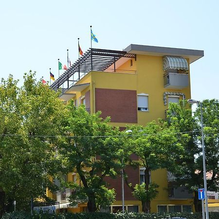 Hotel Betulla Римини Экстерьер фото