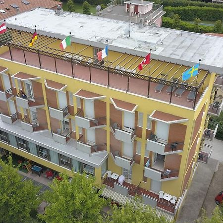 Hotel Betulla Римини Экстерьер фото